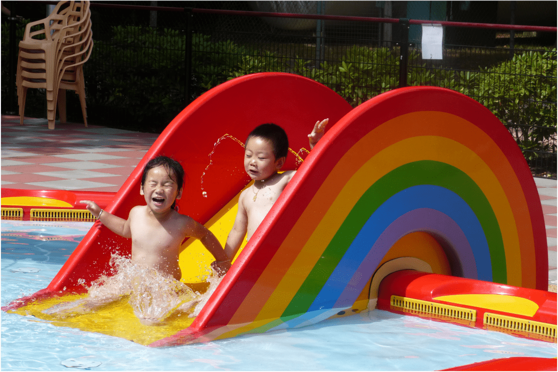 Rainbow slide Aquadrolics